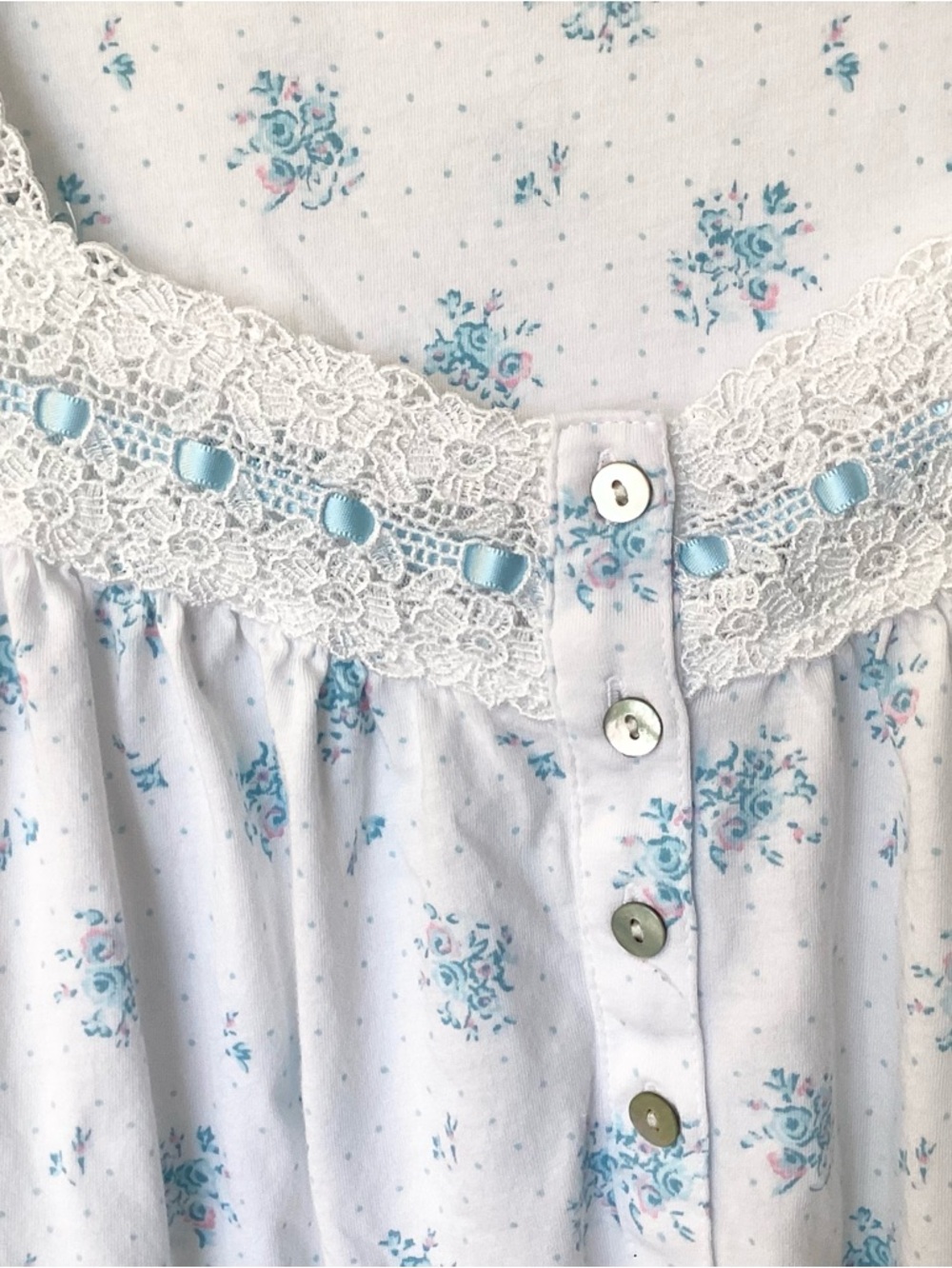 Eileen West Short Sleeve Knee Length Floral Nightgown - White/Blue - S - Picture 4 of 9